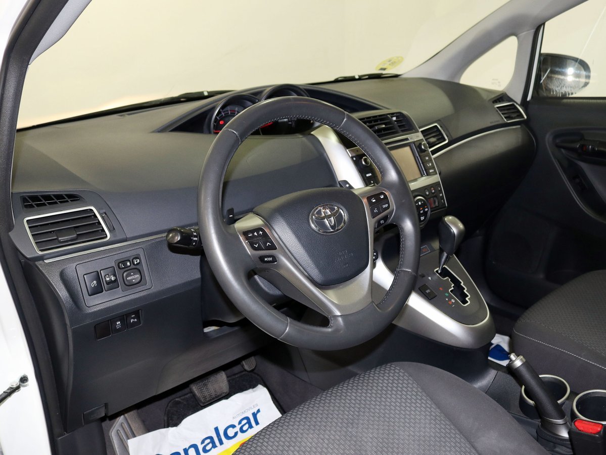Foto Toyota Corolla Verso 21