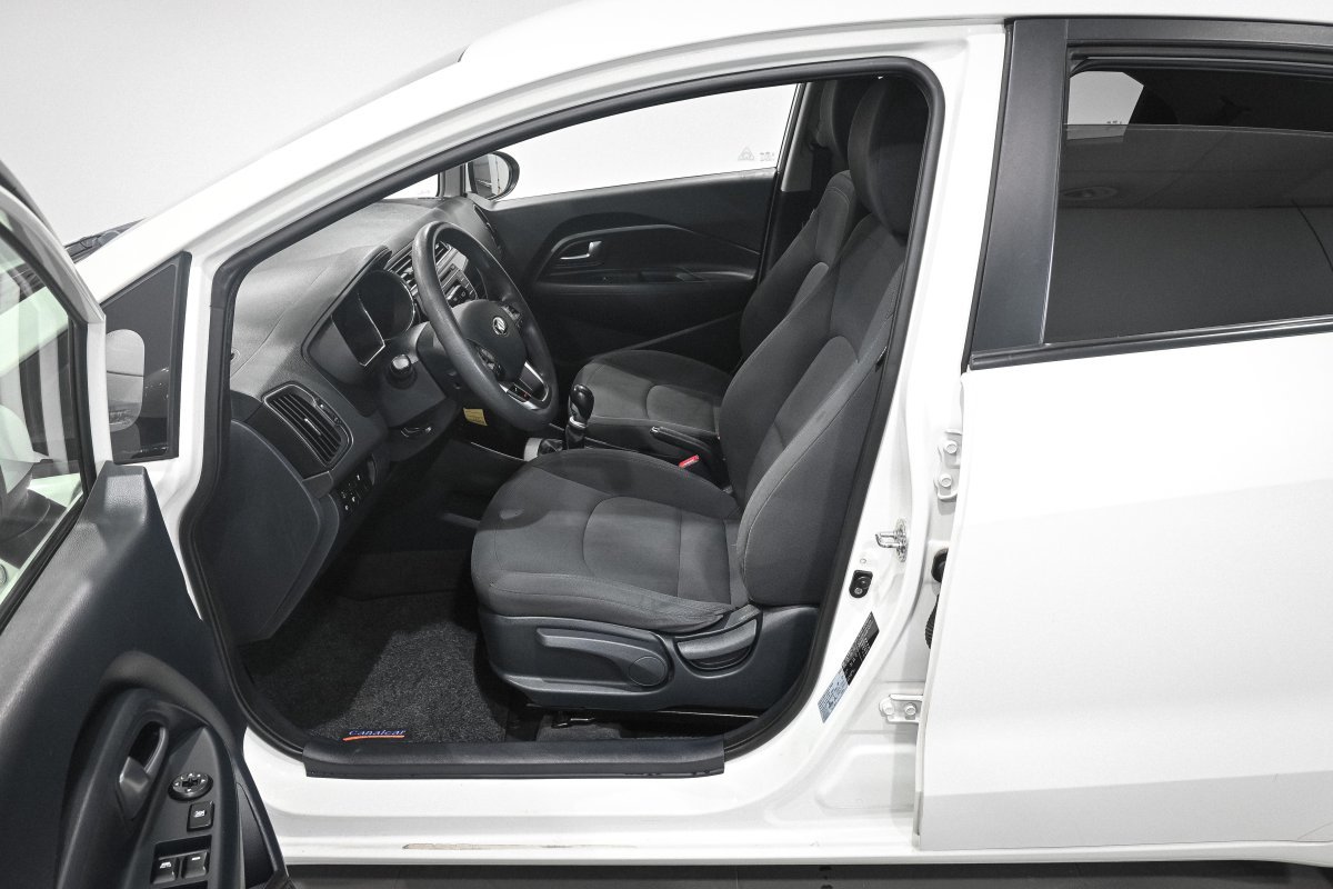 Foto Kia Rio 9