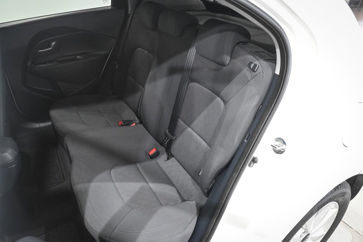 Foto Kia Rio 10