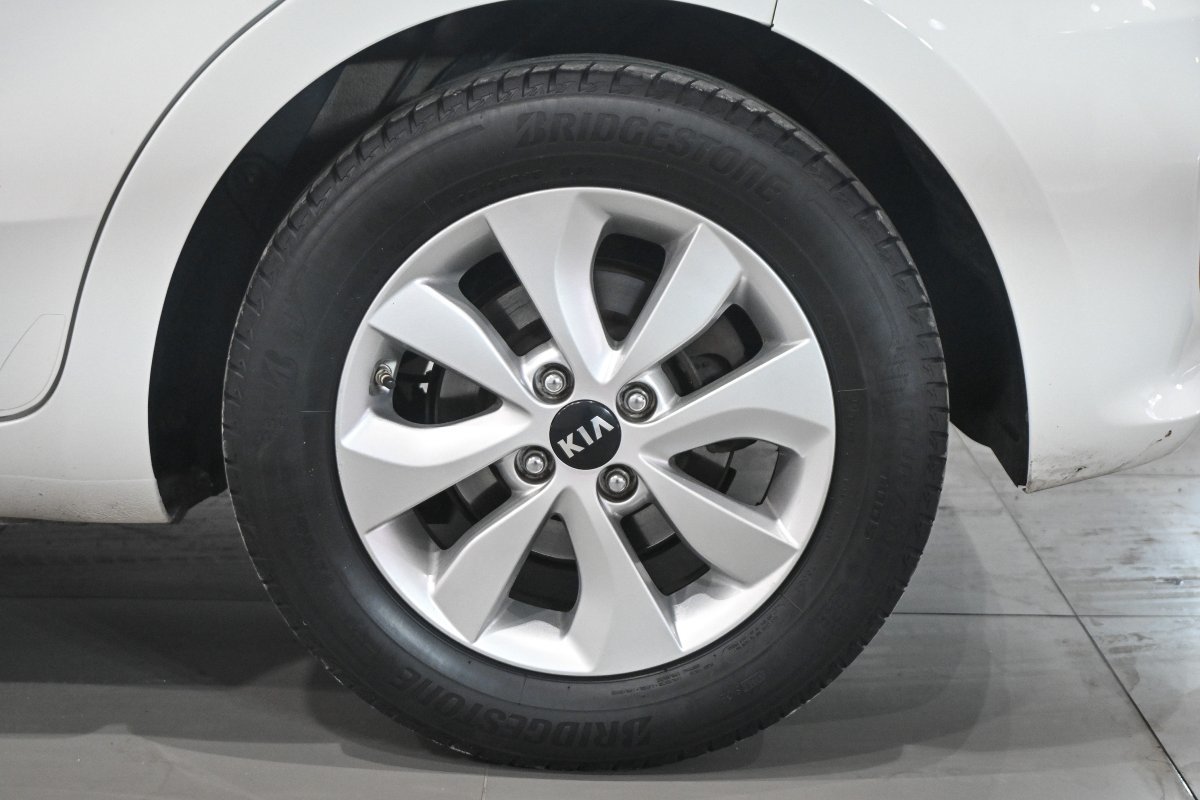 Foto Kia Rio 26