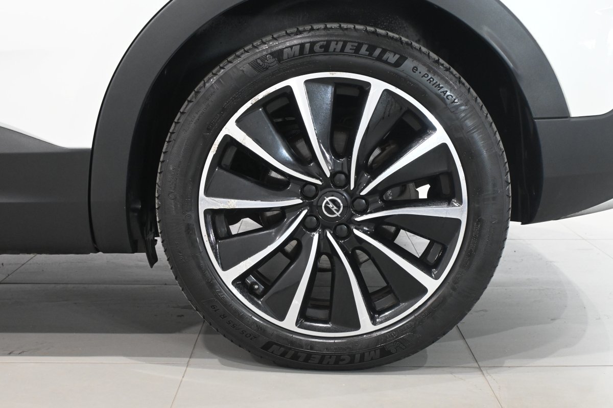 Foto Opel Grandland X 32