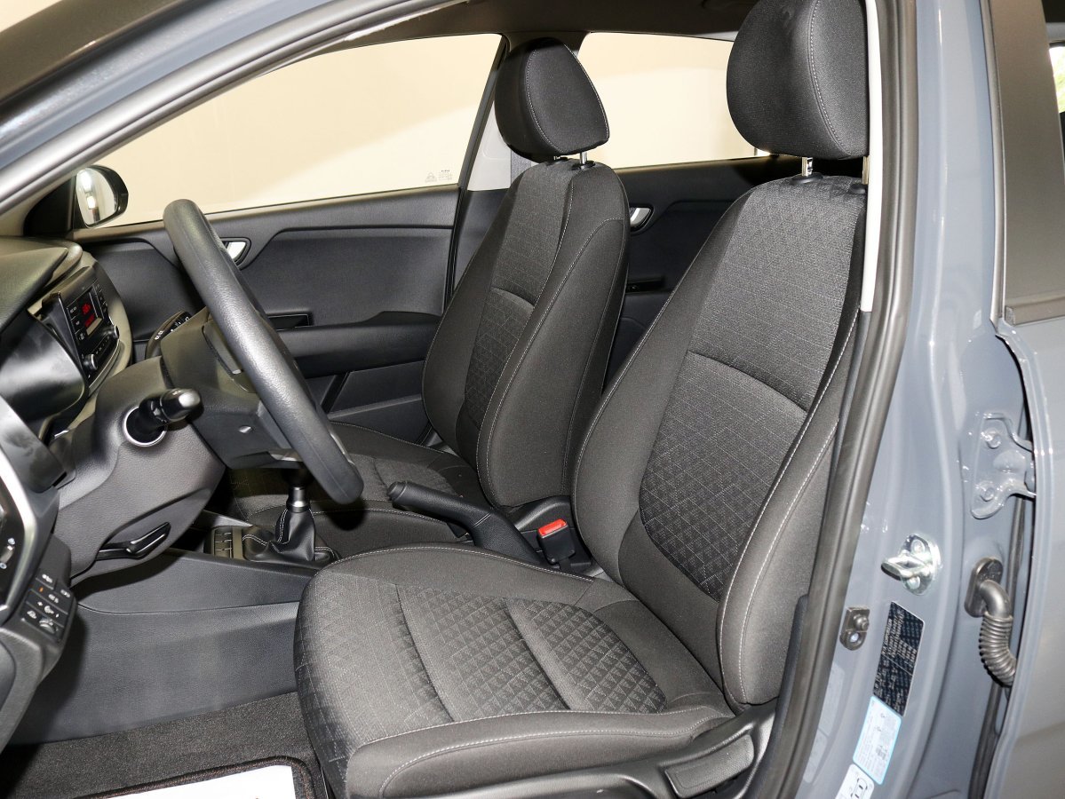 Foto Kia Rio 10