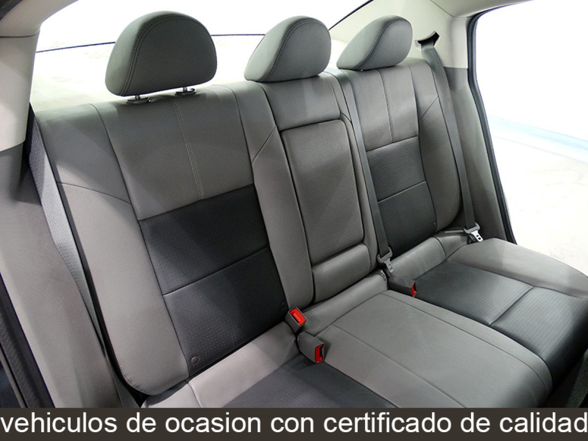 Foto Dodge Avenger 19