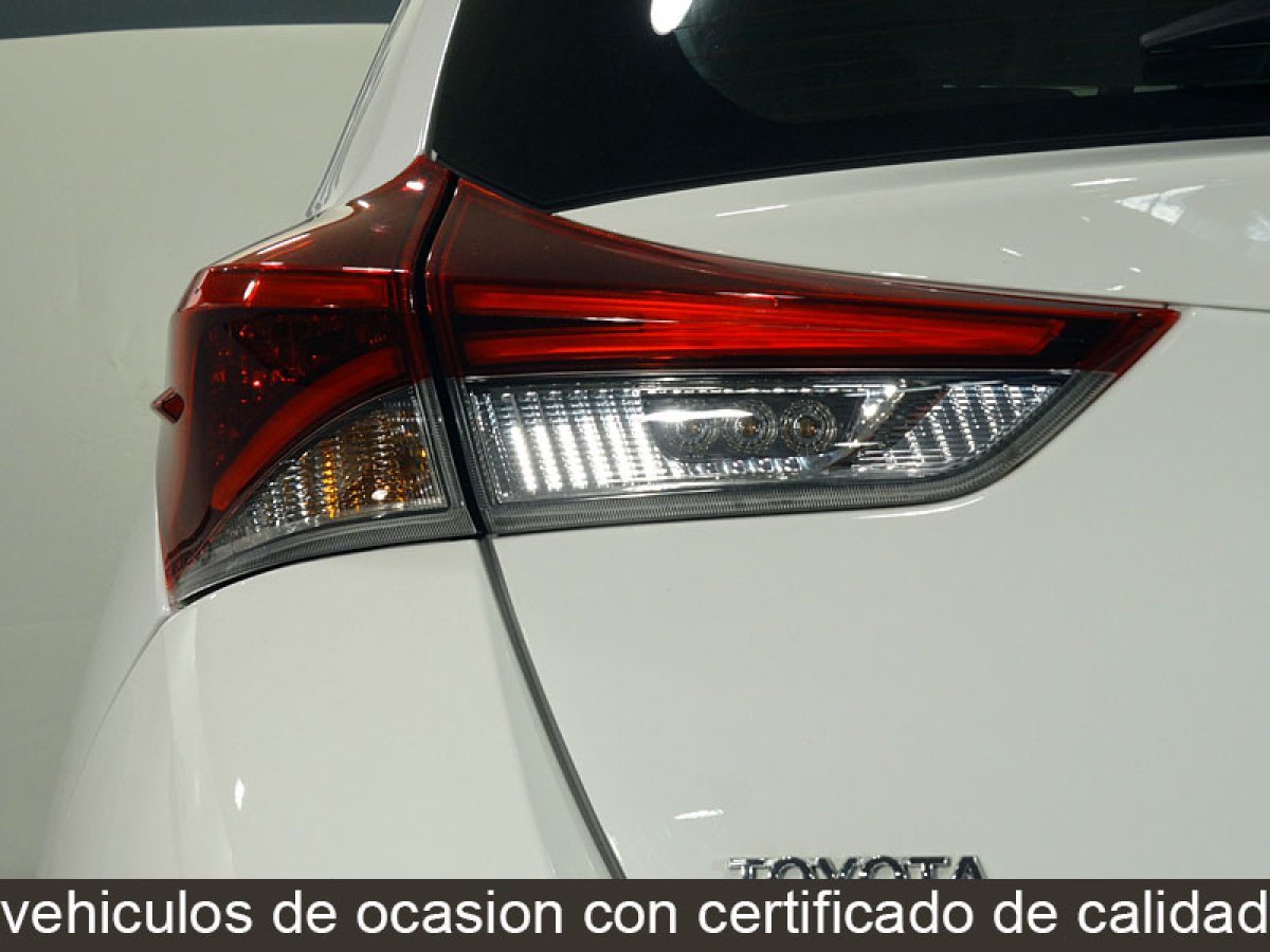 Foto Toyota Auris 9
