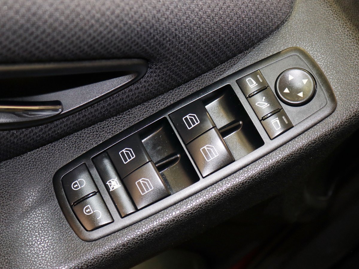 Foto Mercedes-Benz Clase B 18