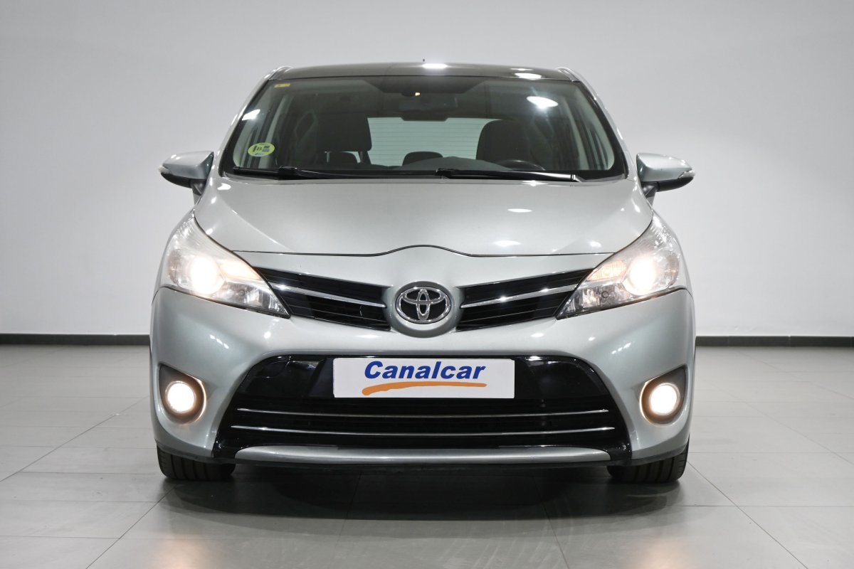 Foto Toyota Corolla Verso 2
