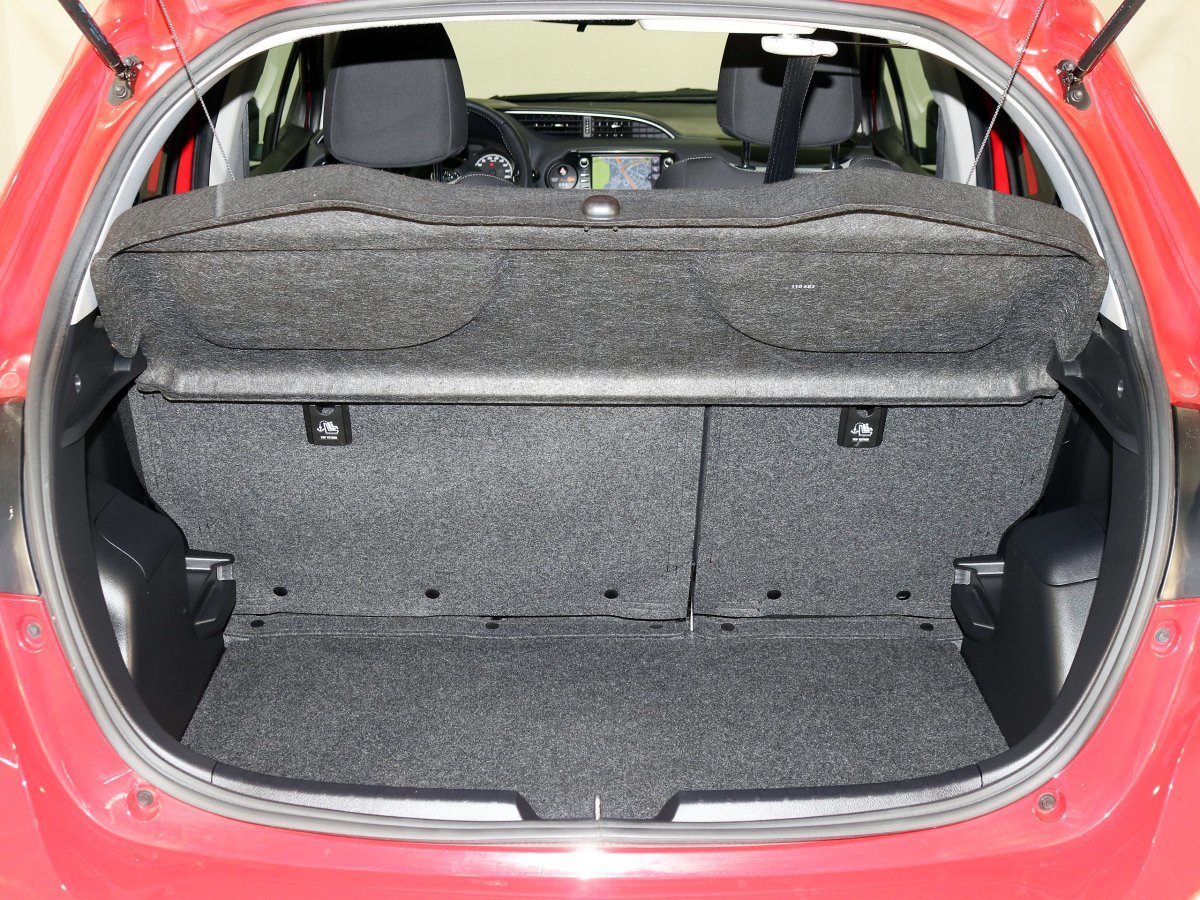 Foto Toyota Yaris 8