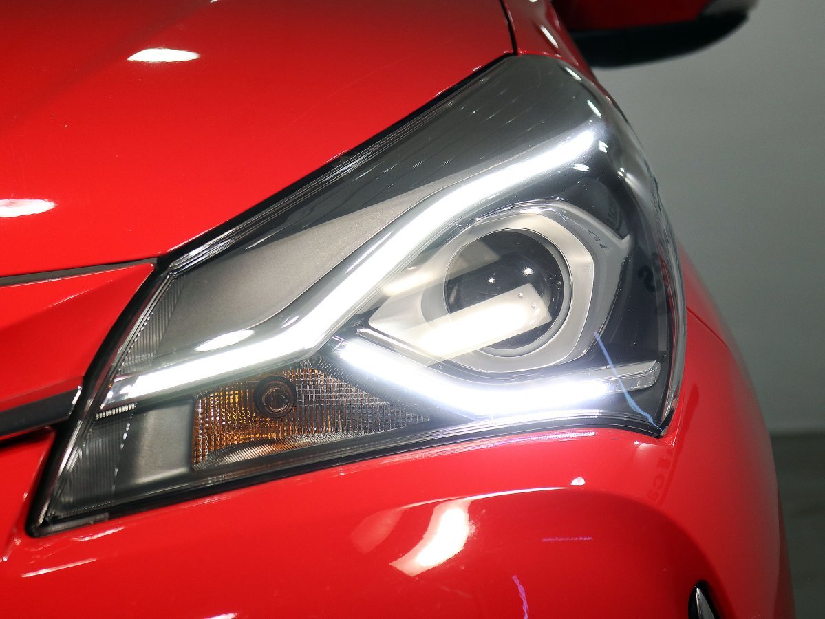 Foto Toyota Yaris 12