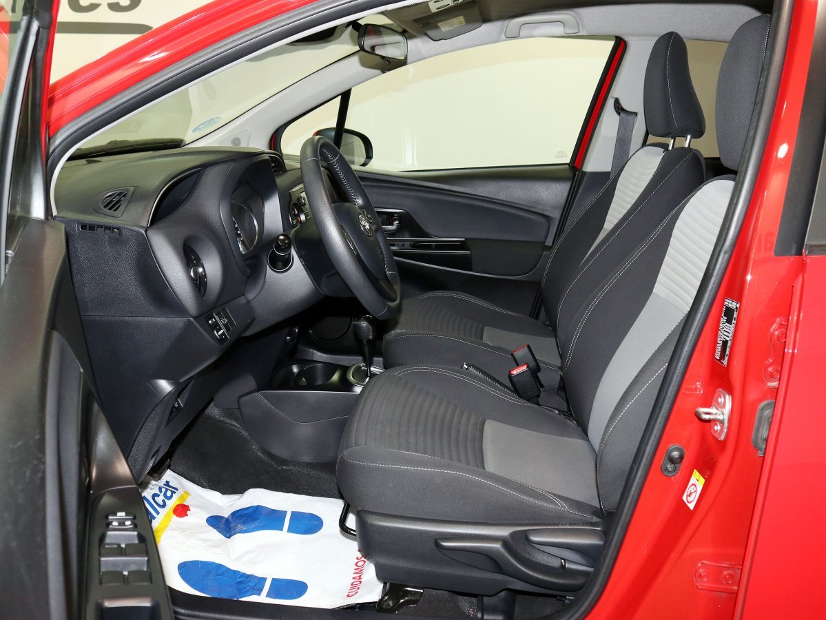 Foto Toyota Yaris 14