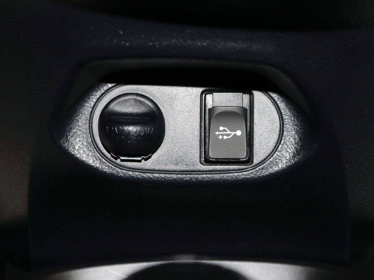 Foto Toyota Yaris 16