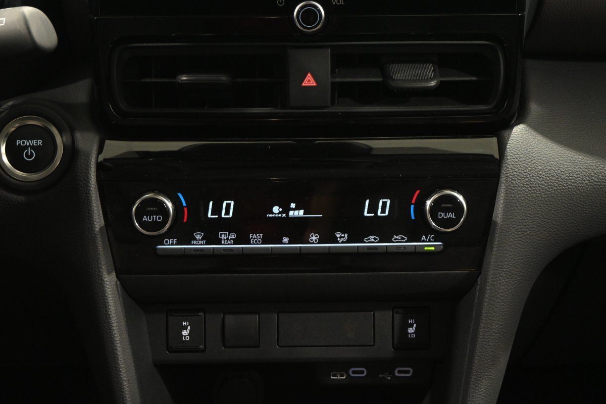 Foto Toyota Yaris 16