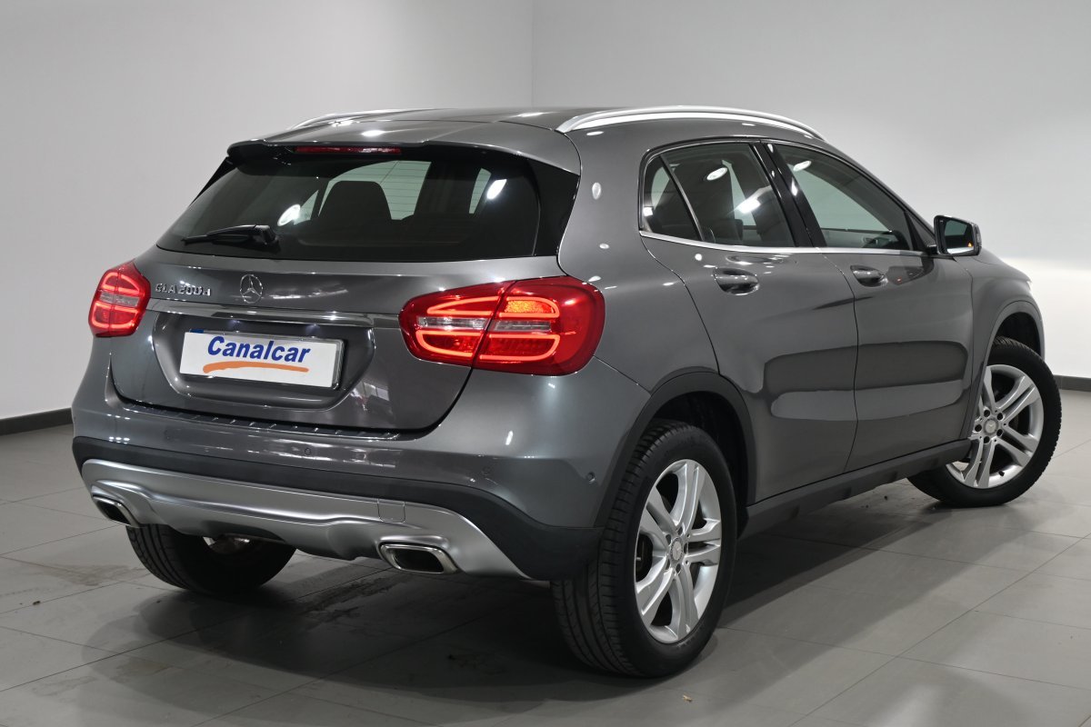 Foto Mercedes-Benz Clase GLA 4