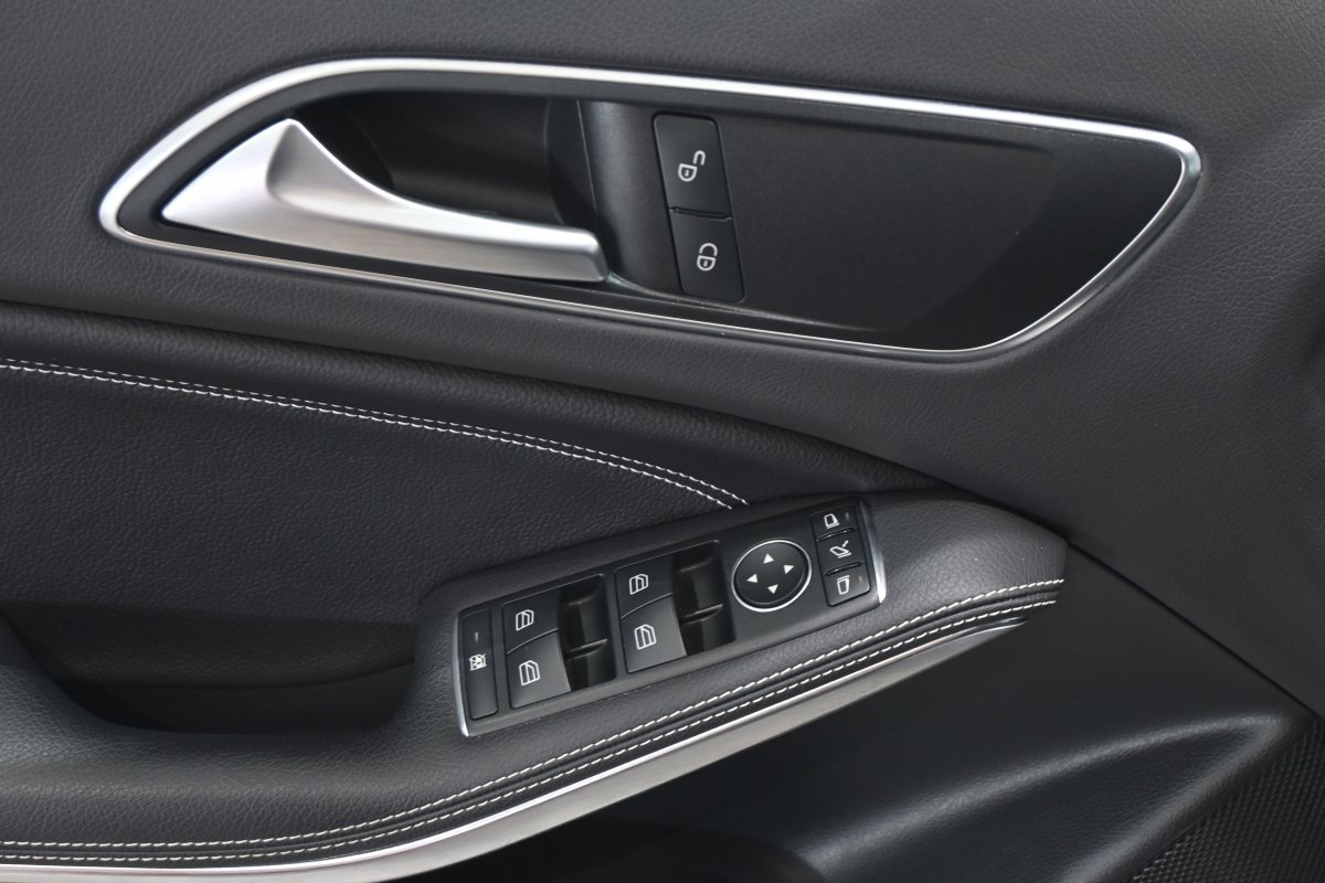 Foto Mercedes-Benz Clase GLA 28