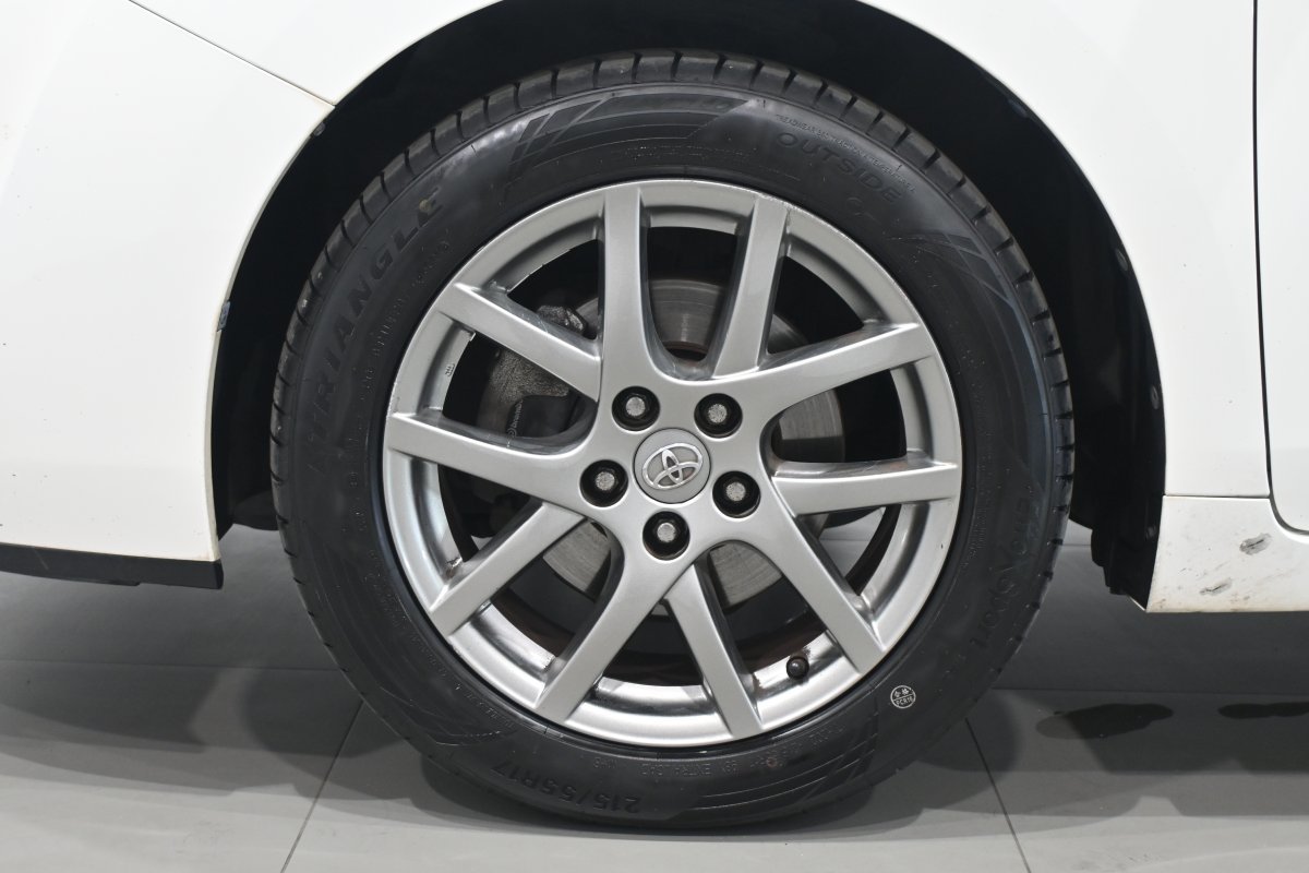 Foto Toyota Corolla Verso 32