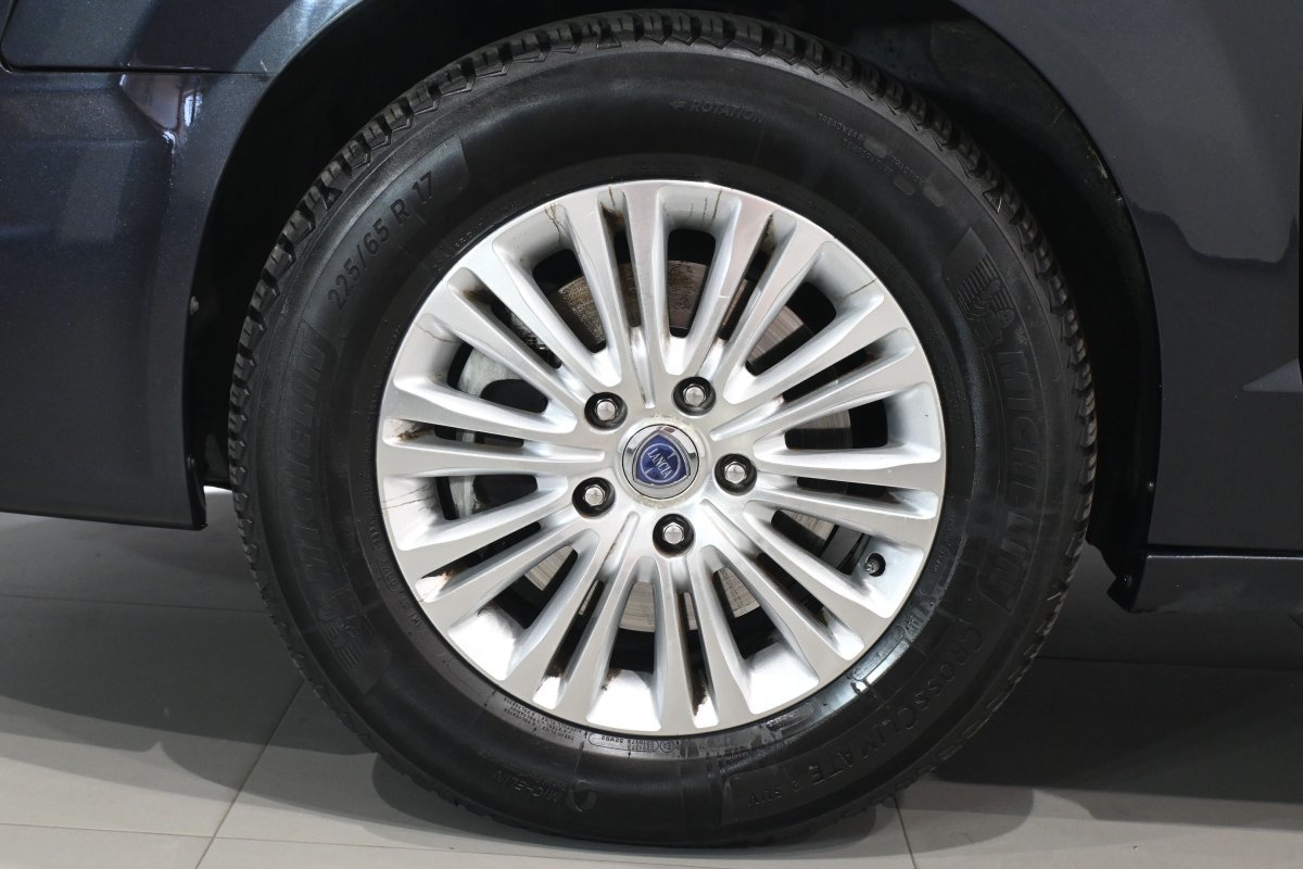 Foto Lancia Voyager 30