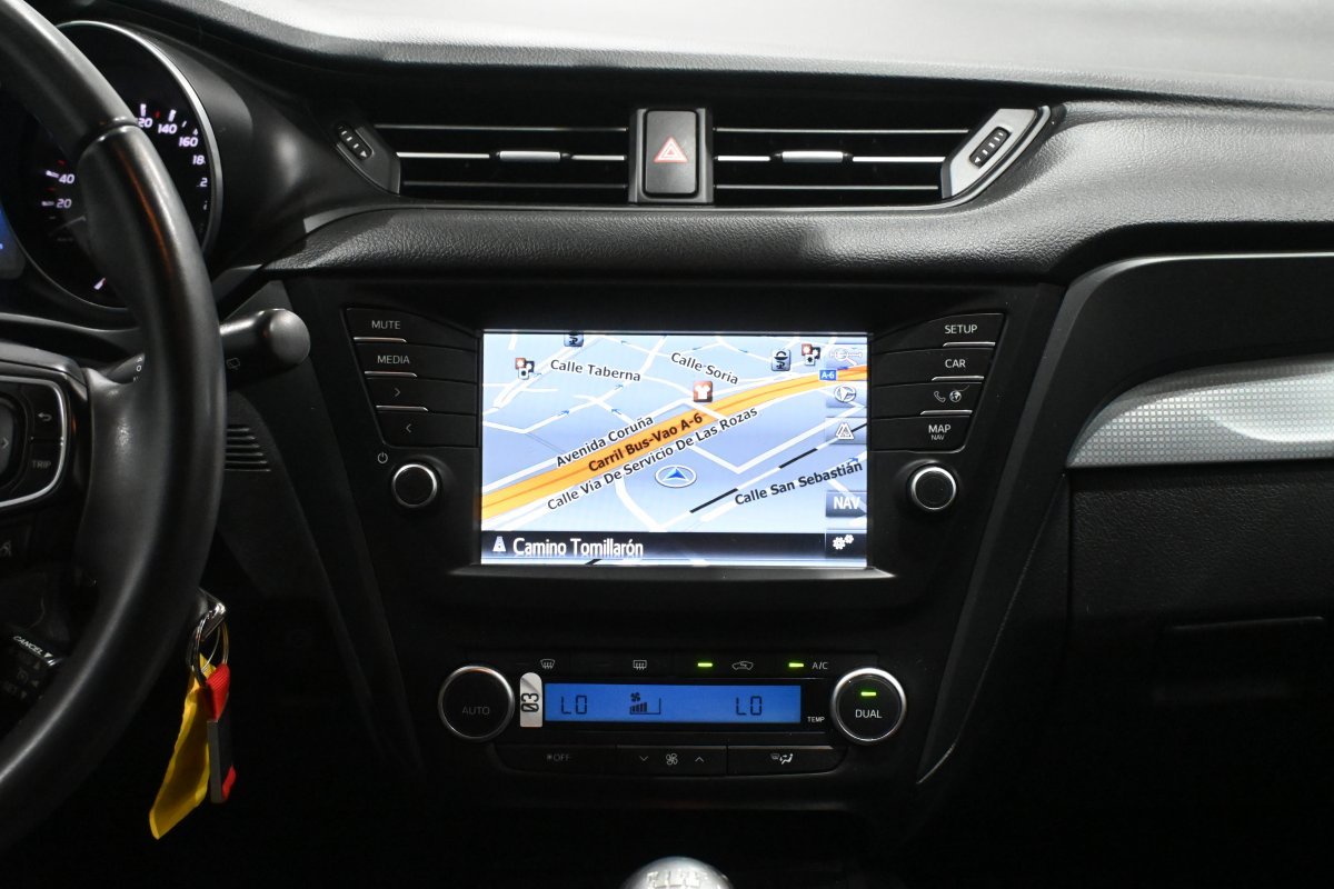 Foto Toyota Avensis 11