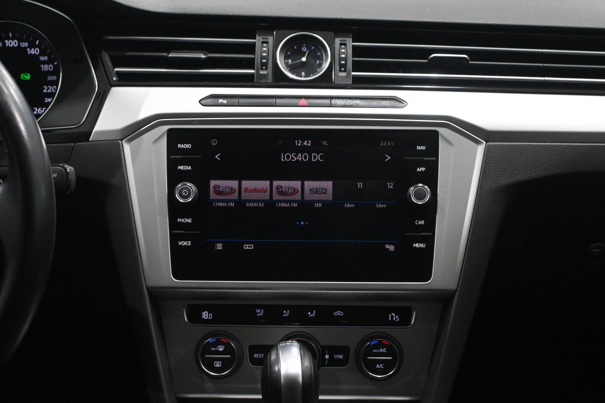 Foto Volkswagen Passat 14