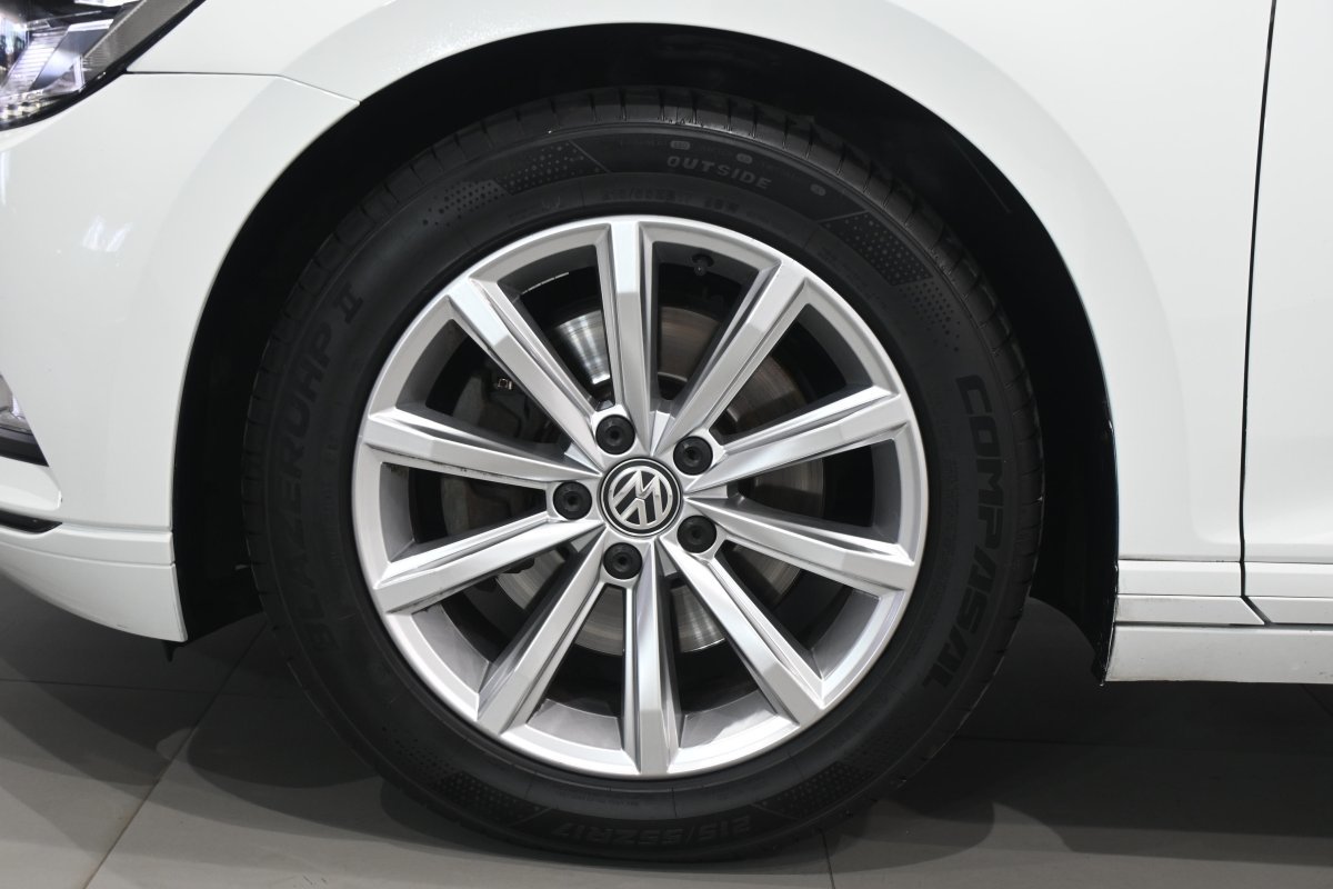 Foto Volkswagen Passat 30