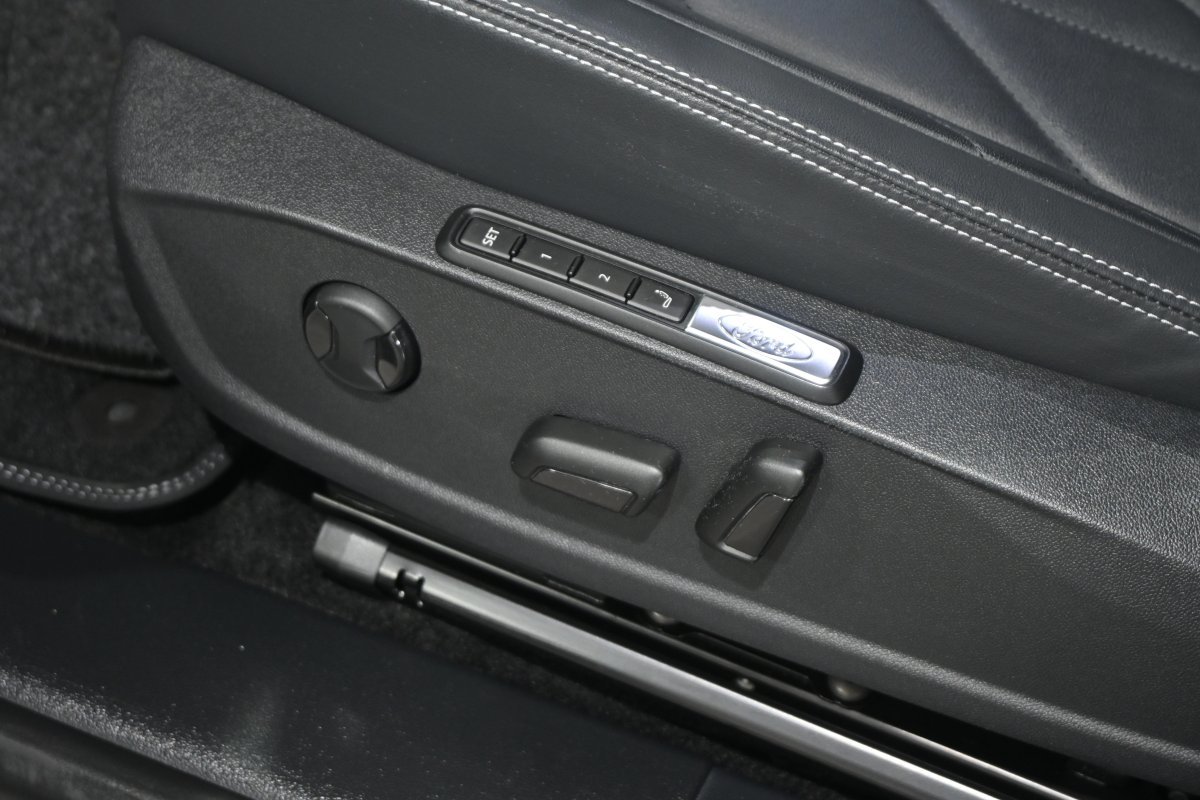 Foto Ford Explorer 28