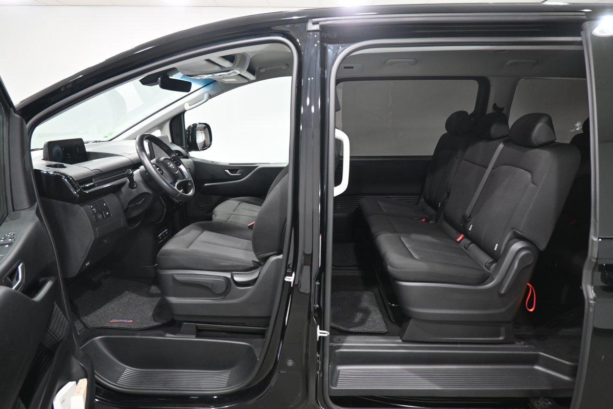 Foto Hyundai Staria 11