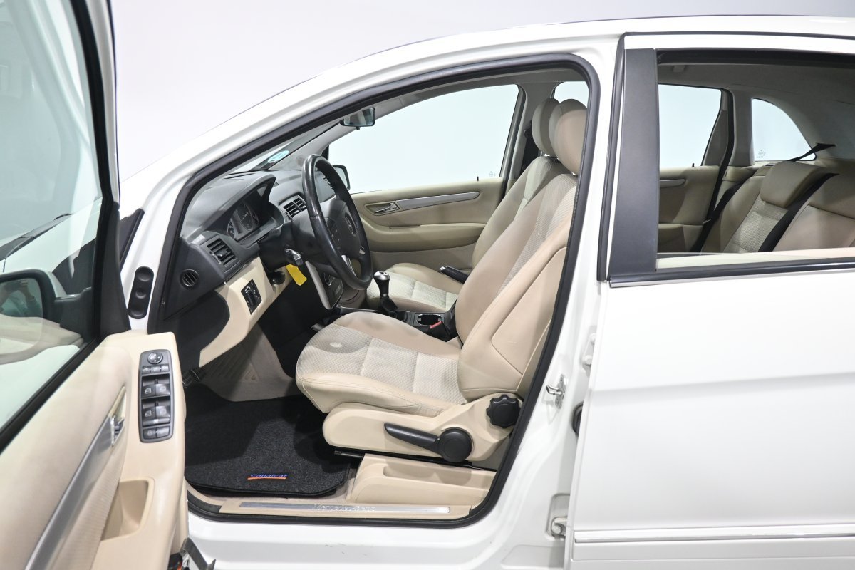 Foto Mercedes-Benz Clase B 10