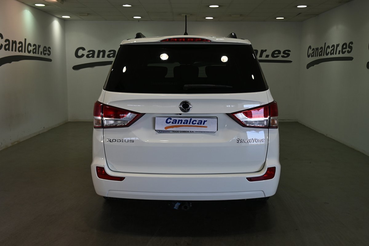Foto SsangYong Rodius 4