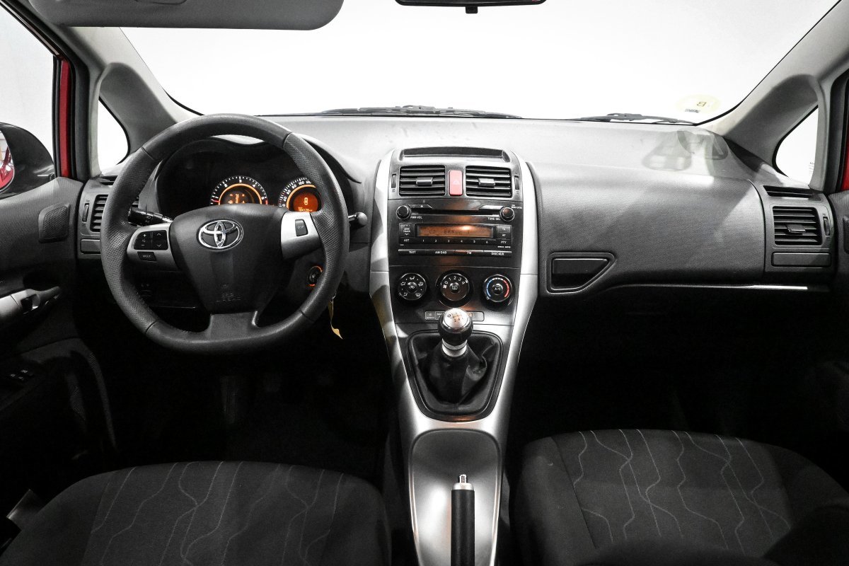 Foto Toyota Auris 13